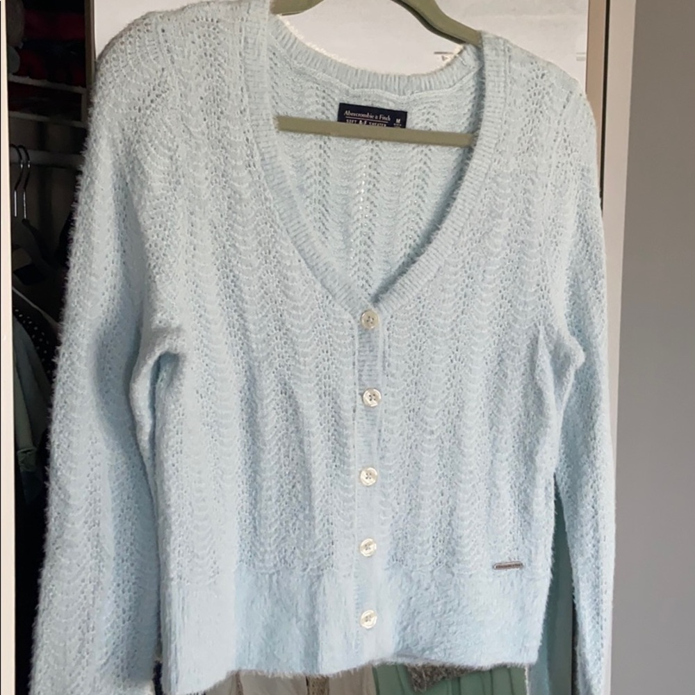 Abercrombie & Fitch cropped button cardigan 💙